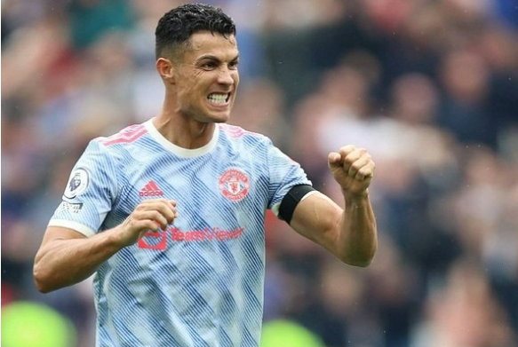 大度又勇敢！卡瓦尼做出重要決定，讓球衣給C羅，但不讓時間給他