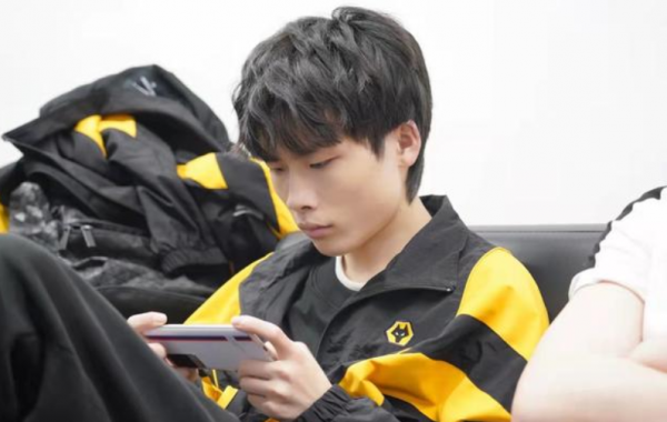 狼隊零封TES僅4天，刺痛傑傑傳出好訊息，老粉：KPL冠軍沒拿夠？