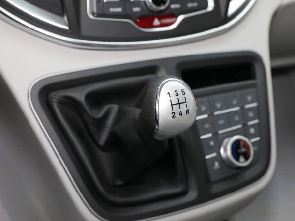 10萬級的MPV越來越受消費者青睞，那瑞風M4和五菱凱捷怎麼選？