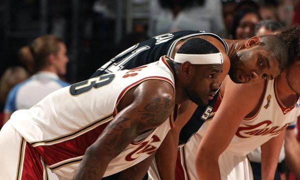 詹皇馳騁18載,何時榮歸故里? 詹皇馳騁18載,何時榮歸故里?