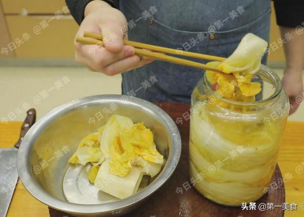 醃酸白菜，放料越多越難吃，只需放1味料，醃出來脆生生的，開胃