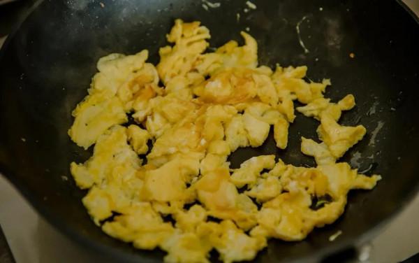 吃萵筍尖不如吃它,現在剛上市,買來鍋裡燙30秒鐘就出鍋,非常鮮 吃萵筍尖不如吃它,現在剛上市,買來鍋裡燙30秒鐘就出鍋,非常鮮