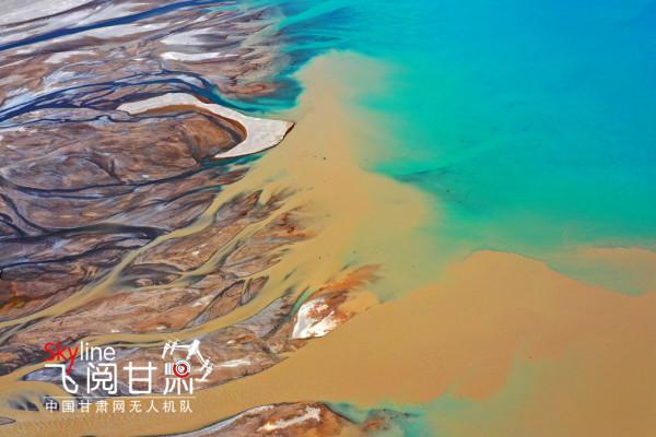 玉門：無人機視野下的昌馬湖奇觀