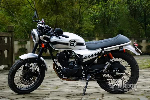 試駕報告：宗申WEEK8，萬元內配備靈魂啟動杆的輕派復古車