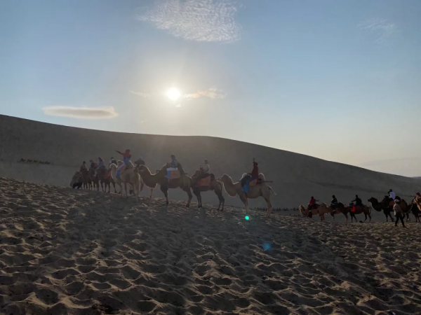 敦煌之行:我將心中部分潮溼陰冷換成了大漠黃沙 敦煌之行:我將心中部分潮溼陰冷換成了大漠黃沙