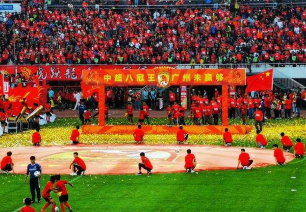 中國國足再遭重創，涉及8名國腳，陳戌源也毫無辦法