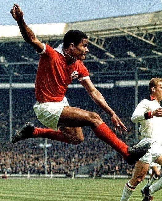 五盾軍團的驕傲:葡萄牙足球歷史最強11人,四人具備準球王實力 五盾軍團的驕傲:葡萄牙足球歷史最強11人,四人具備準球王實力