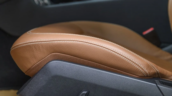 新車的質感卻只要一半的價格——二手賓士CLS260 新車的質感卻只要一半的價格——二手賓士CLS260