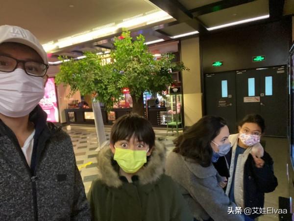 劉燁大手筆！影院包場為老婆慶生，混血嬌妻穿大衣顏值高階似明星