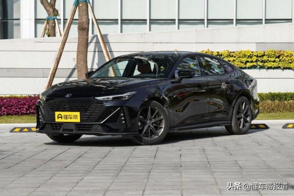 新車 &vert; 年輕人運動家轎！長安UNI-V開啟預訂，先享預訂價13&period;49萬元