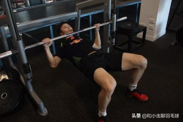 高遠球打不好除規範動作外,還要掌握這些關鍵點 高遠球打不好除規範動作外,還要掌握這些關鍵點