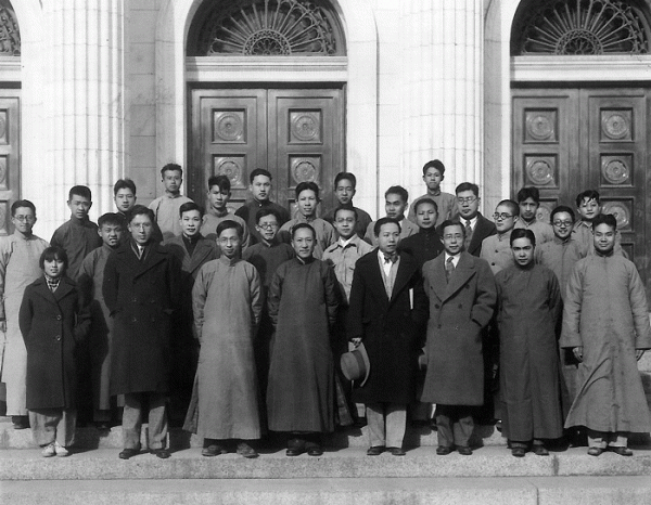 他是鄧稼先、楊振寧的老師，教出9位2彈1星專家，晚年卻淪為乞丐