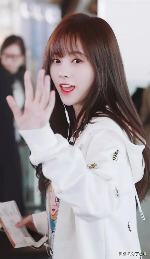 鞠婧禕現代裝美圖