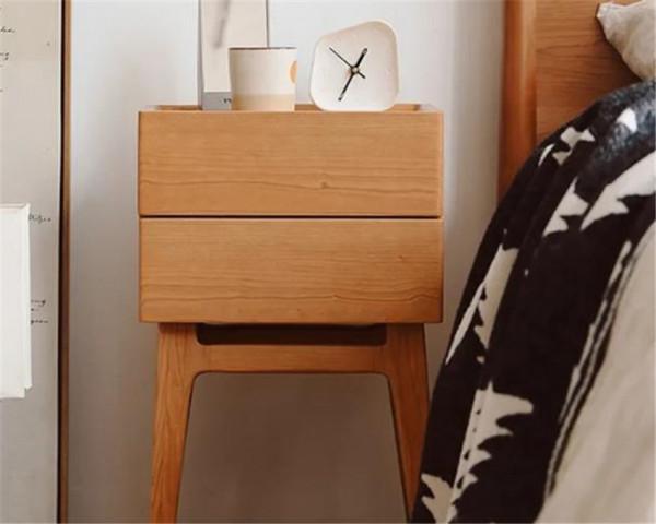 扔掉臥室笨重床頭櫃吧，佔地又土醜！現在流行這樣設計，美觀實用