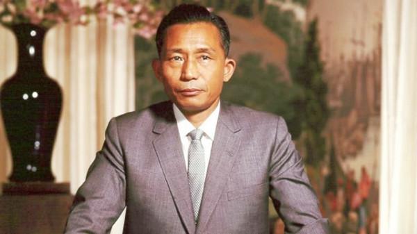 韓國前總統李明博入獄後的生活:住13平米單間,喝豆腐湯 韓國前總統李明博入獄後的生活:住13平米單間,喝豆腐湯