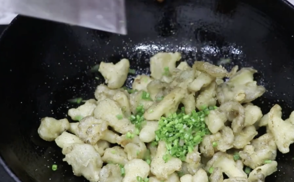 椒鹽袖珍菇 2元錢做出來居然這麼好吃,一定要學會 椒鹽袖珍菇 2元錢做出來居然這麼好吃,一定要學會