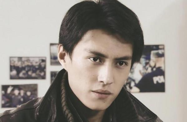 靳東：在父母離異的陰影下長大，離過婚的女人更應該被愛