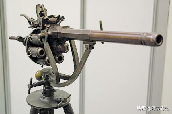 300年前的速射武器，英國帕克爾轉膛槍