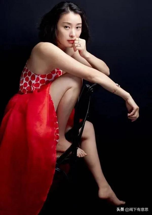 上海籍名媛吳越，49歲未嫁未婚知性寫真集