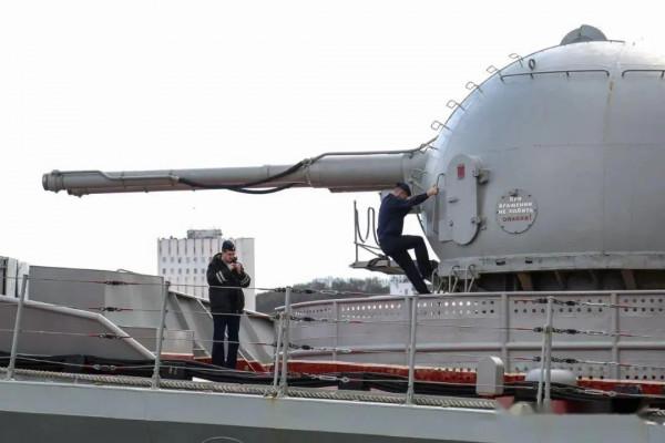 海軍一門艦炮火力頂陸軍一個炮兵連,為啥不把艦炮給陸軍使用? 海軍一門艦炮火力頂陸軍一個炮兵連,為啥不把艦炮給陸軍使用?