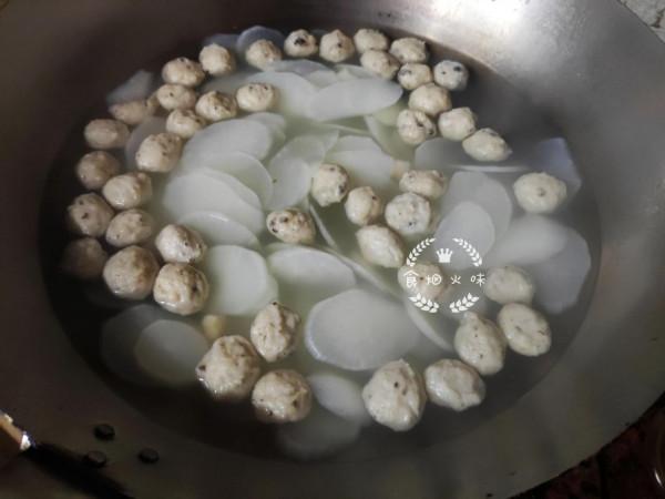 冬天多吃蘿蔔，加入它一起煮，營養加倍，清甜鮮美，大人小孩喜歡