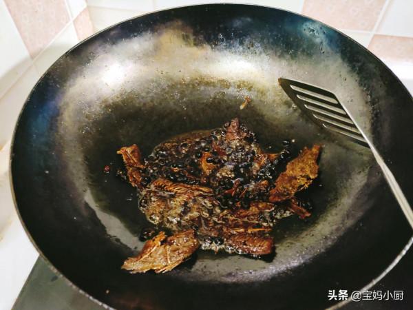 平菇這樣做才好吃，白嘴都能吃一盤，連調味料都省了，香不長胖