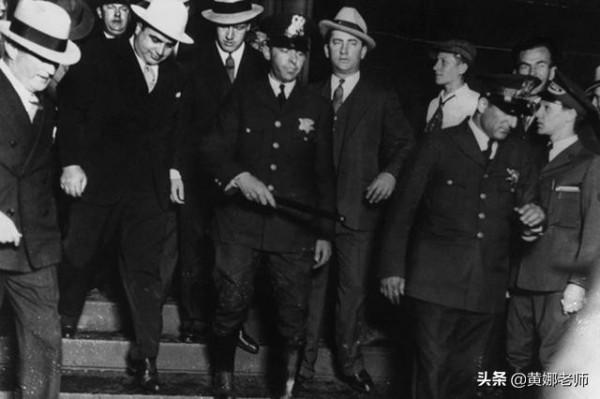 “驍勇善戰”的美國稅務警察：武裝持槍“捉”你去交稅