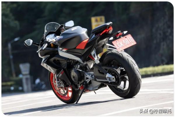 2021 RS660 試駕：操控、電控一次滿足，中量級運動車款新世代