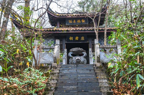 &OpenCurlyDoubleQuote;湖北西大門&rdquo;有多神秘？北緯30度的原始森林中，相傳有巴神洞