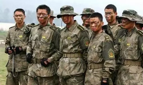 油頭粉面就不要演軍人了!這6位演員告訴你,什麼才叫英姿颯爽 油頭粉面就不要演軍人了!這6位演員告訴你,什麼才叫英姿颯爽