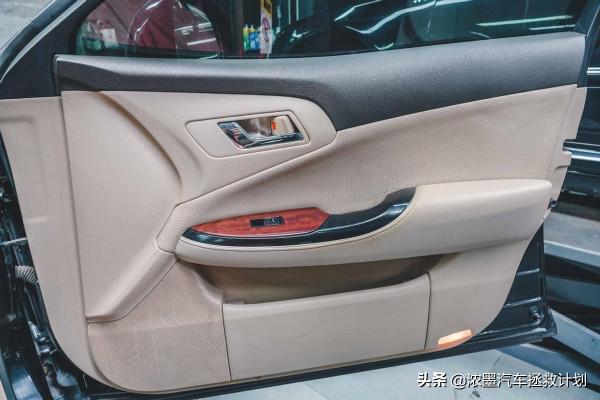 「奇怪の風」修復一臺行駛異響漏風的豐田皇冠，守護經典再次動人