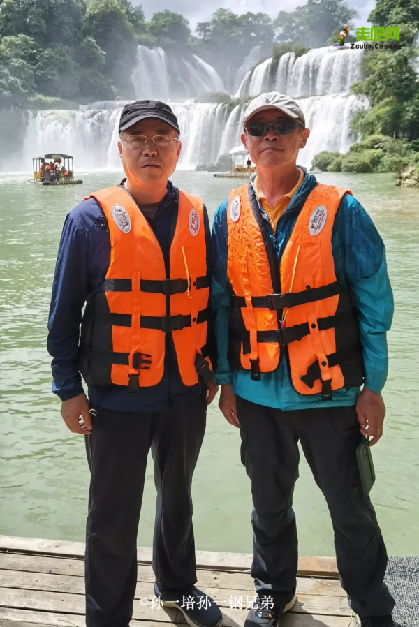 花甲之年，親兄弟攜手共駕35000公里，走過一趟刻骨銘心的旅行