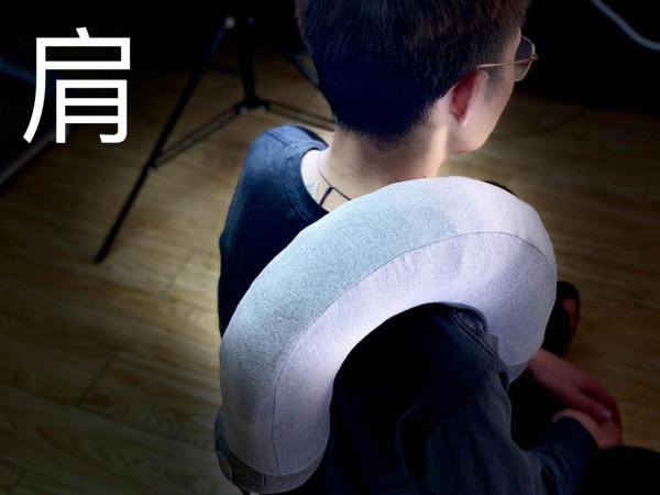 「開箱體驗」 能時刻提供貼心又舒服按摩的智慧充氣按摩頸枕 「開箱體驗」 能時刻提供貼心又舒服按摩的智慧充氣按摩頸枕