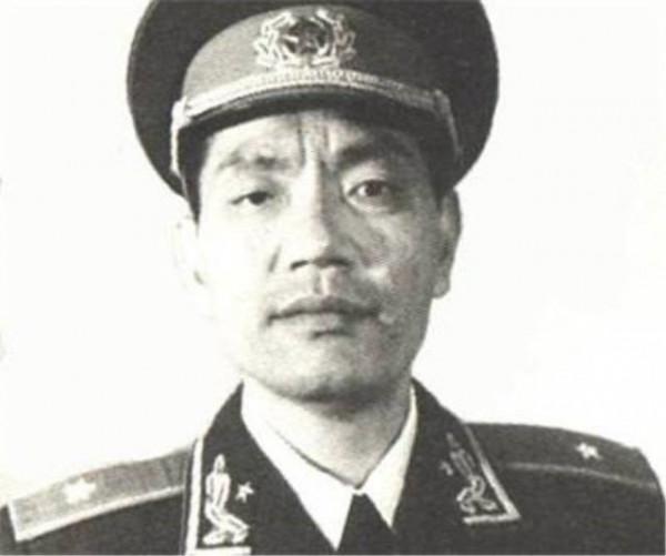上甘嶺戰役的4個功臣師長,他們都是誰?1955年授予什麼軍銜? 上甘嶺戰役的4個功臣師長,他們都是誰?1955年授予什麼軍銜?