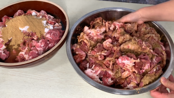 爺爺賣20年香腸,灌香腸秘方就這麼被我洩露,愛吃臘腸要收藏好 爺爺賣20年香腸,灌香腸秘方就這麼被我洩露,愛吃臘腸要收藏好