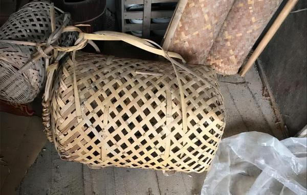 80年代農村必備的10種老物件，你家還有幾種在用，能否說出名字