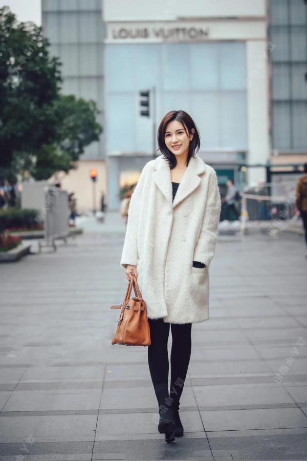 看街拍 識包包：6組愛馬仕Birkin鉑金包秋冬穿搭示範