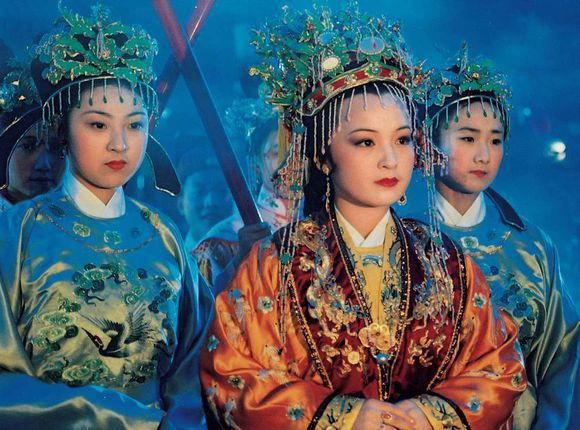 身懷皇帝骨肉,卻在監禁中被人用弓絞殺?賈元春死時究竟有多慘? 身懷皇帝骨肉,卻在監禁中被人用弓絞殺?賈元春死時究竟有多慘?