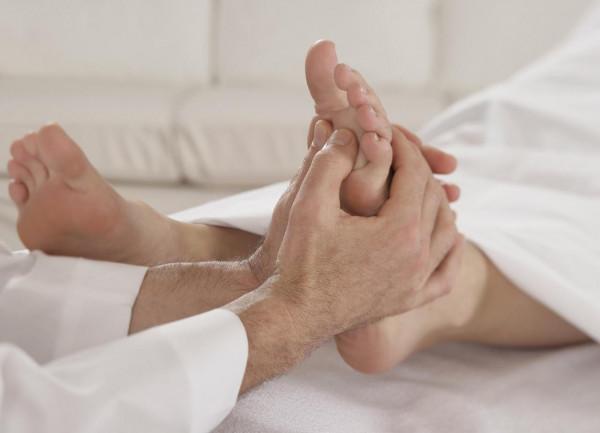 女人壽命長不長，看腳就能知曉嗎？你的腳有沒有這4個特徵呢？