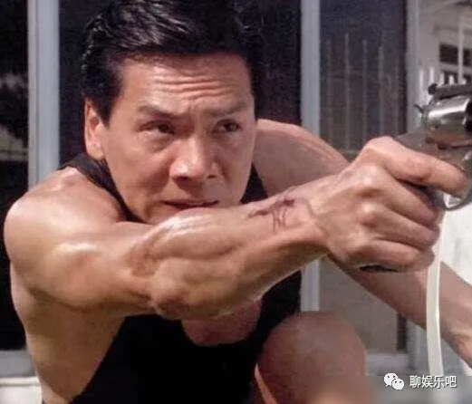 1996年，香港翻手為雲覆手為雨的大佬向華強，在北京搞不定流氓？