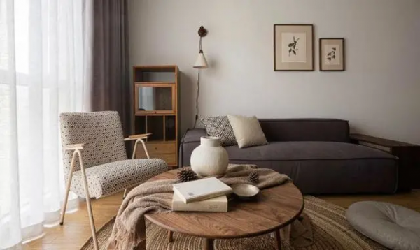 小戶型改造 80㎡原木日式風，三居裝出大格局，微調大法簡直神了