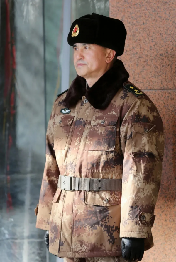 除夕，將軍站崗
