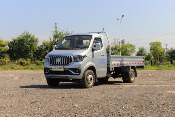 智慧的“打工人”試駕長安神騏T30