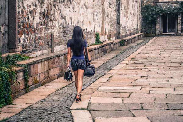 為什麼一定要限制規範電商？