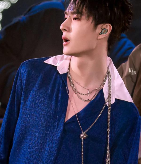 王一博這組圖片好欲啊 王一博這組圖片好欲啊