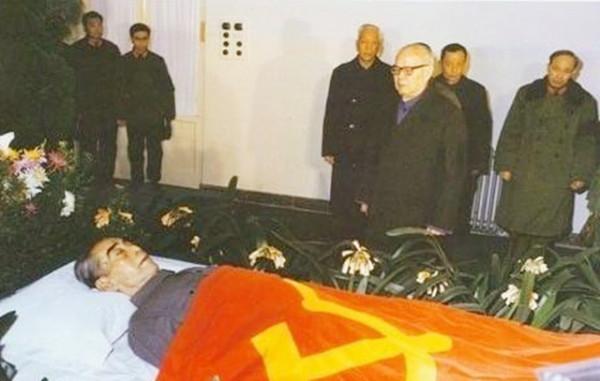 1976年,周恩來逝世,看看世界對於周總理逝世報道文字裡的溫度 1976年,周恩來逝世,看看世界對於周總理逝世報道文字裡的溫度