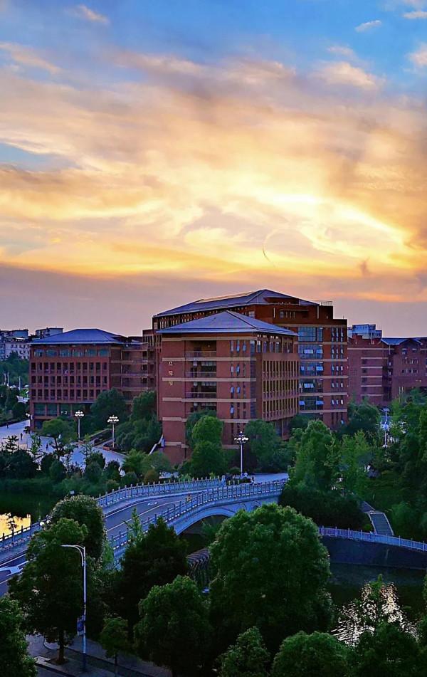 美麗的湖南科技大學