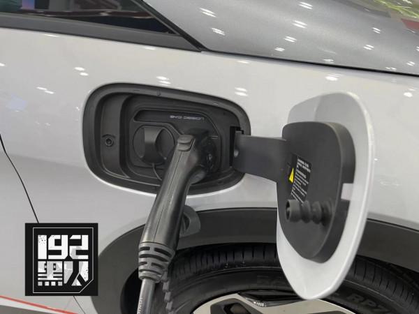 頂配才有高功率電機,最低配不接受預定,比亞迪海豚值得買嗎? 頂配才有高功率電機,最低配不接受預定,比亞迪海豚值得買嗎?