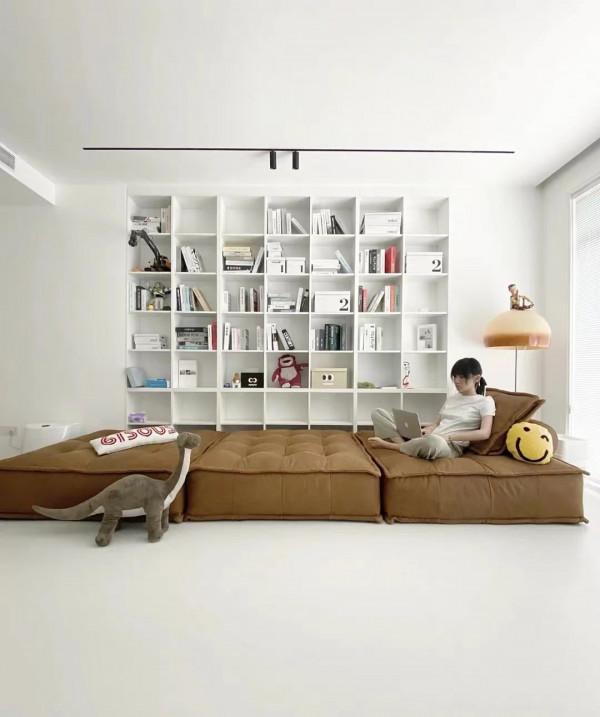 堅持全屋“黑白配”的小夫妻,把家裝修的極簡純粹,裝出大宅範 堅持全屋“黑白配”的小夫妻,把家裝修的極簡純粹,裝出大宅範