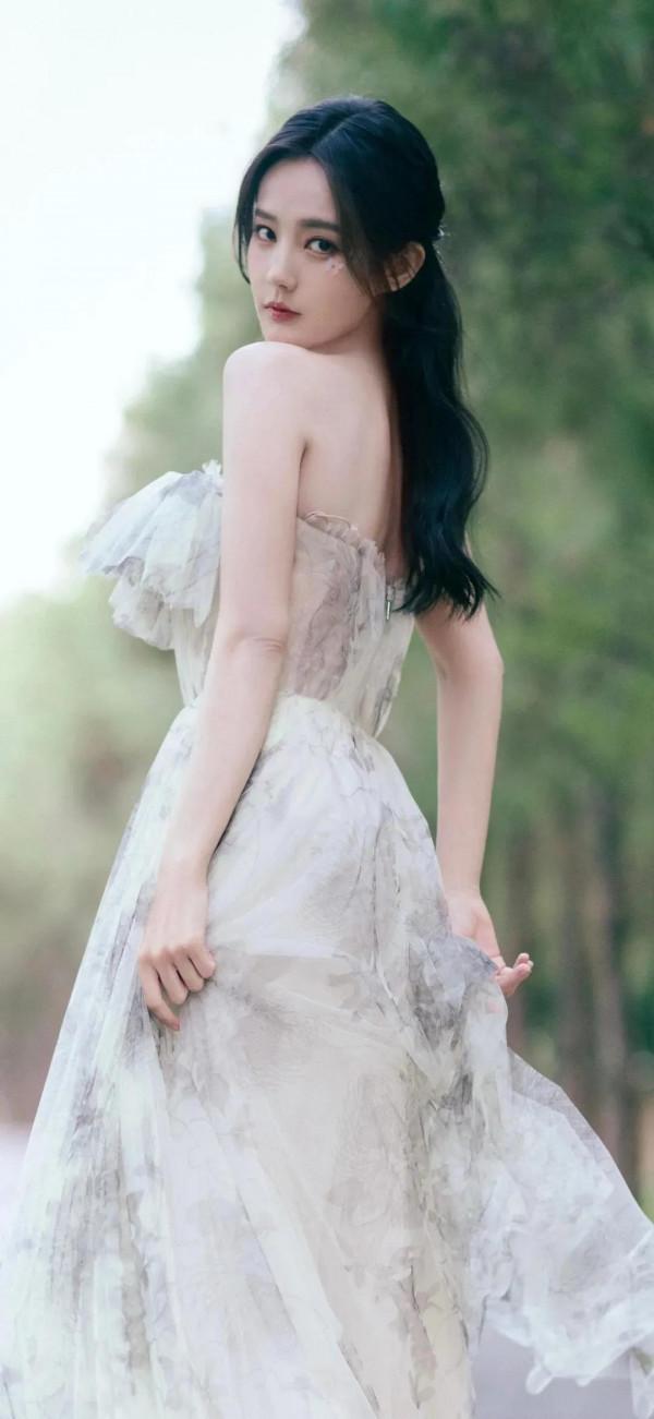 李一桐 全面屏桌布